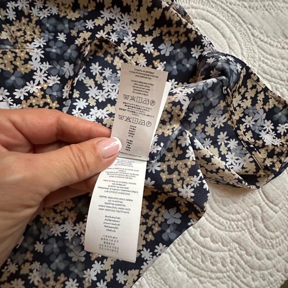 MICHAEL Michael Kors. Top cold shoulder blouse. Size OX - Picture 11 of 13